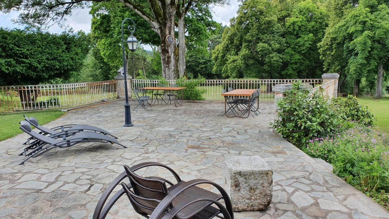 Domaine De Montvianeix Bed & Breakfast Saint-Victor-Montvianeix ภายนอก รูปภาพ