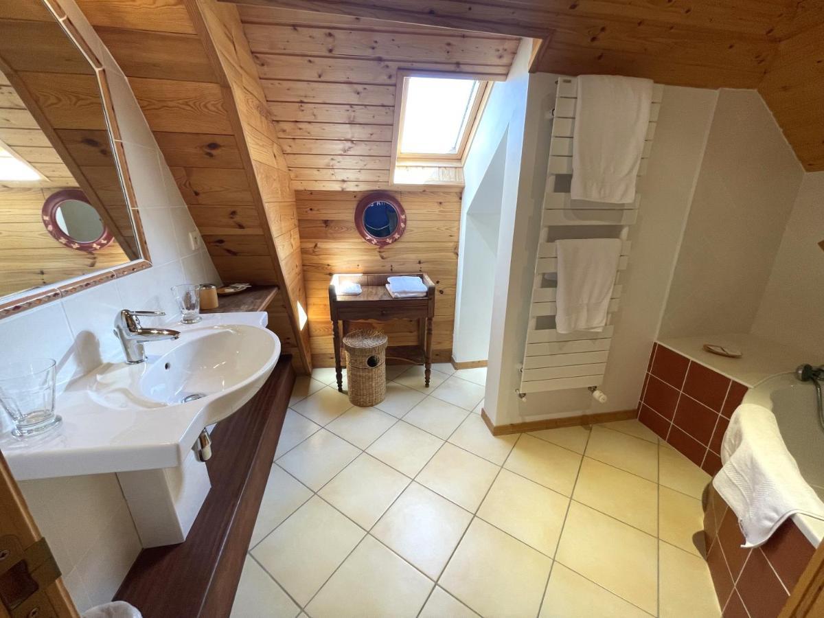 Domaine De Montvianeix Bed & Breakfast Saint-Victor-Montvianeix ภายนอก รูปภาพ