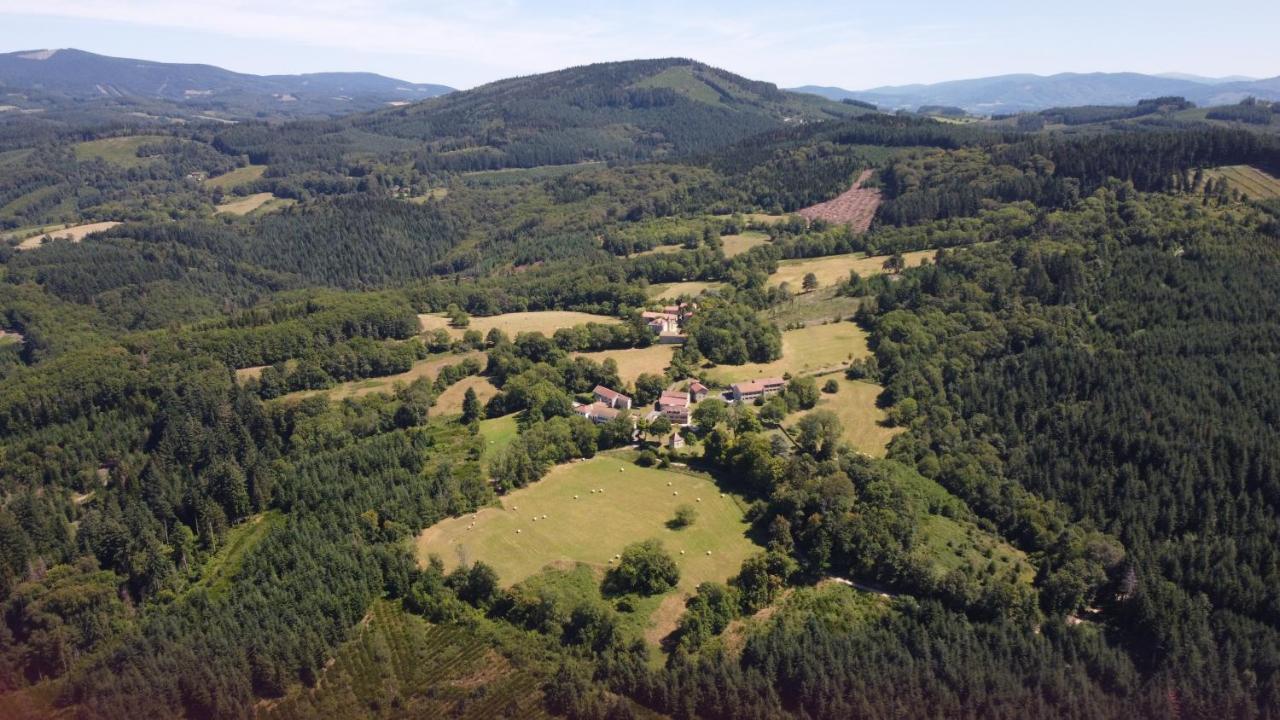 Domaine De Montvianeix Bed & Breakfast Saint-Victor-Montvianeix ภายนอก รูปภาพ