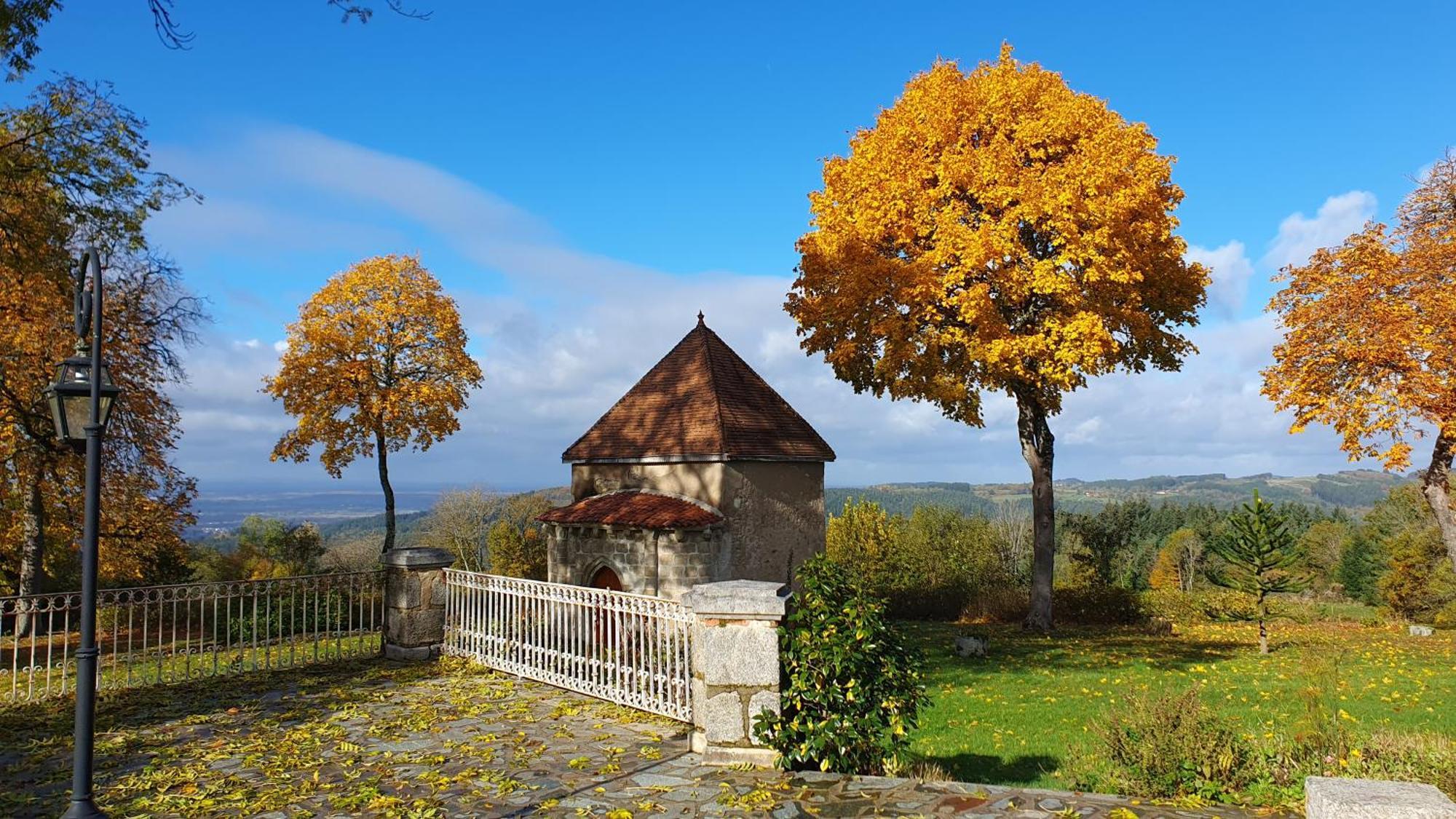 Domaine De Montvianeix Bed & Breakfast Saint-Victor-Montvianeix ภายนอก รูปภาพ